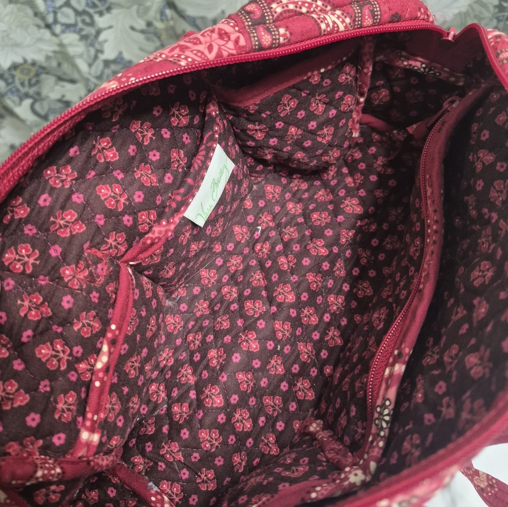Vera Bradley Paisley Mesa Red Quilted Women's Bag - Picture 2 of 4